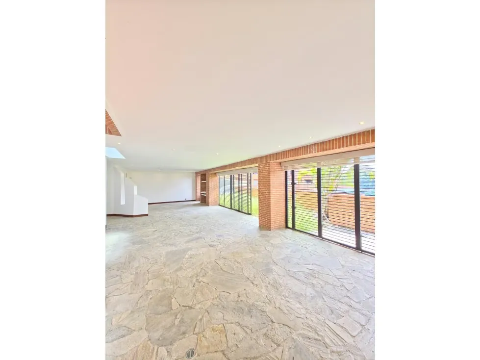 PLANTA BAJA DUPLEX EN VENTA 544 M2 - URB LA ALAMEDA