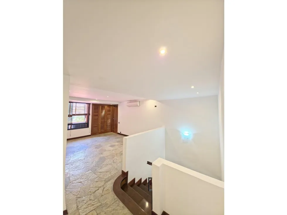 PLANTA BAJA DUPLEX EN VENTA 544 M2 - URB LA ALAMEDA - 14