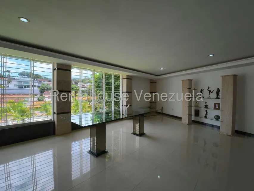 Casa (Multipes Niveles) en Venta en Cumbres de Curumo, Distrito Metropolitano - 11
