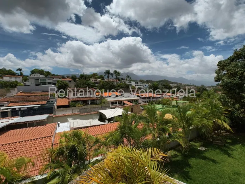 Casa (Multipes Niveles) en Venta en Cumbres de Curumo, Distrito Metropolitano - 25