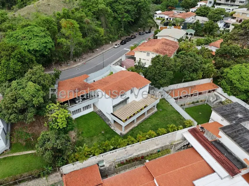 Casa (Multipes Niveles) en Venta en Cumbres de Curumo, Distrito Metropolitano - 3