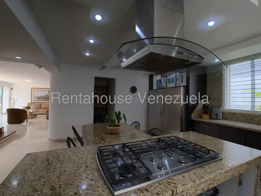 Casa (Multipes Niveles) en Venta en Cumbres de Curumo, Distrito Metropolitano - 32