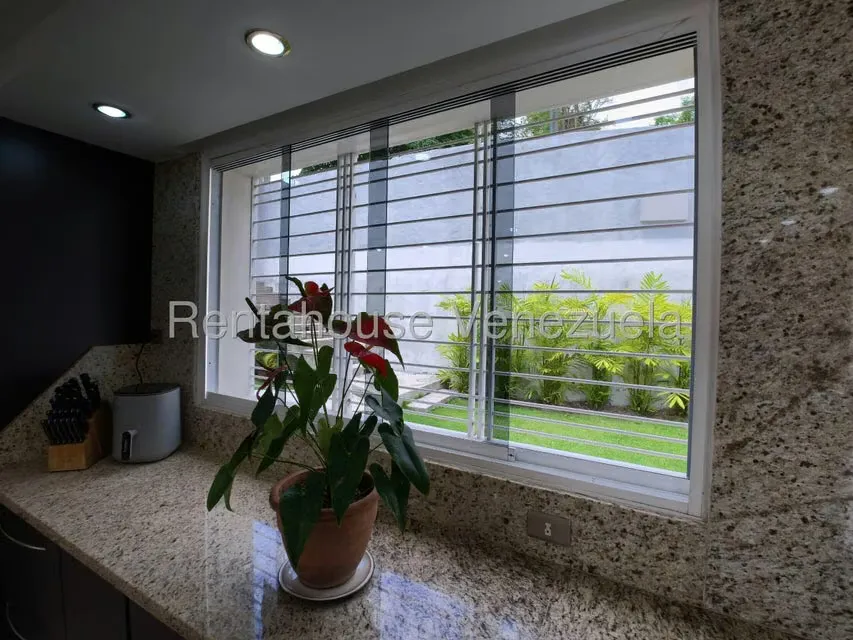 Casa (Multipes Niveles) en Venta en Cumbres de Curumo, Distrito Metropolitano - 33