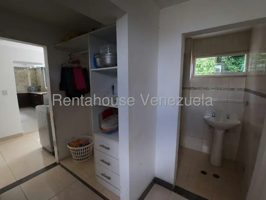 Casa (Multipes Niveles) en Venta en Cumbres de Curumo, Distrito Metropolitano - 34