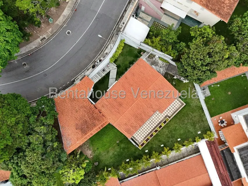 Casa (Multipes Niveles) en Venta en Cumbres de Curumo, Distrito Metropolitano - 4