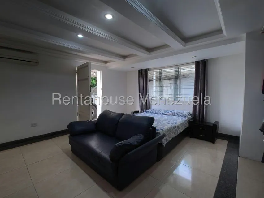 Casa (Multipes Niveles) en Venta en Cumbres de Curumo, Distrito Metropolitano - 49