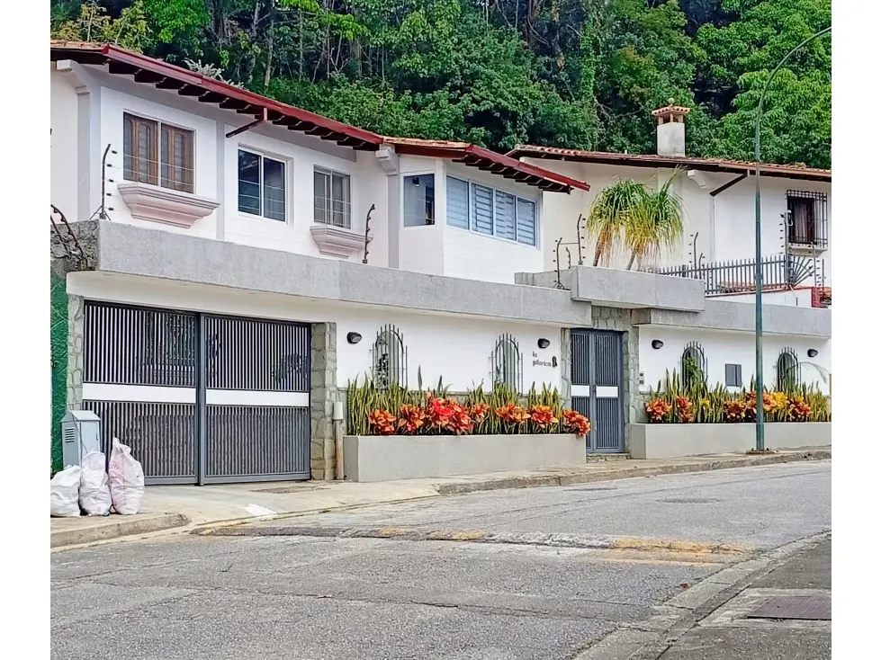 Vendo casa actualizada 440m2 5h/6b/2p Los Naranjos 2112