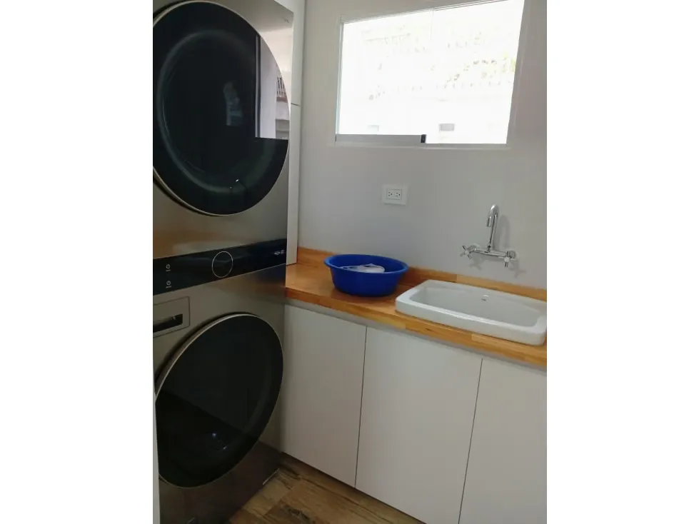 Vendo casa actualizada 440m2 5h/6b/2p Los Naranjos 2112 - 16