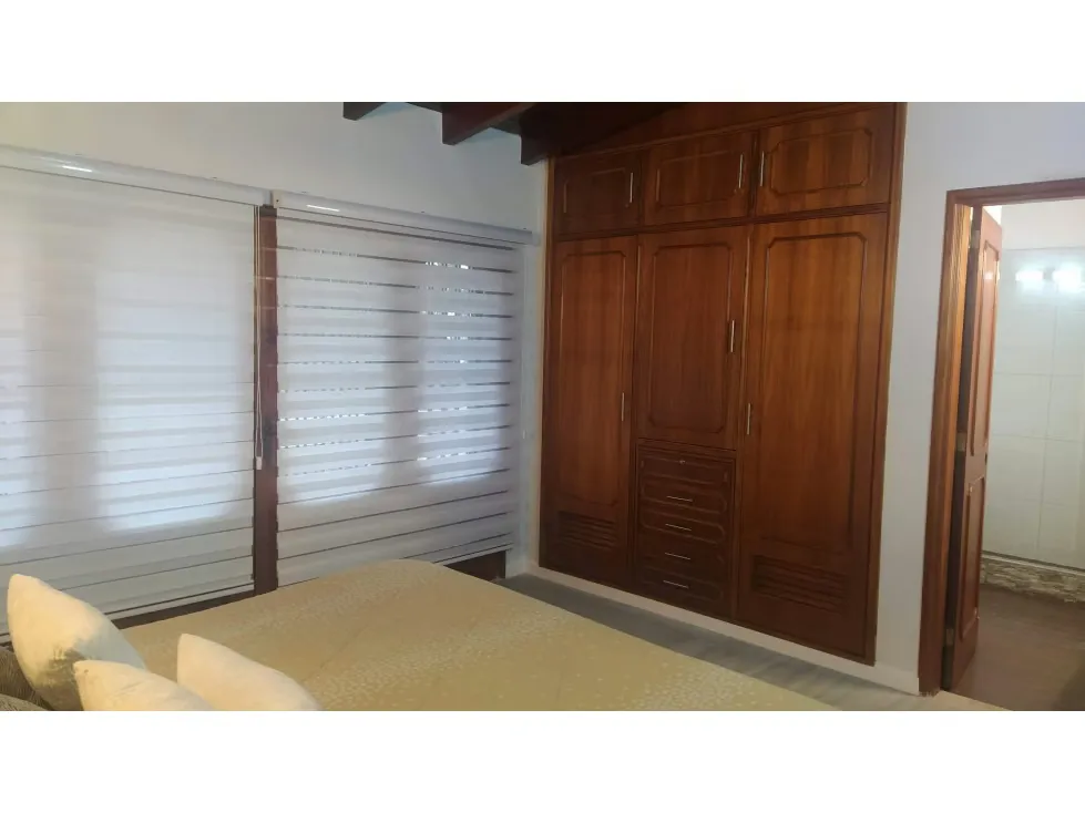 Vendo casa actualizada 440m2 5h/6b/2p Los Naranjos 2112 - 18