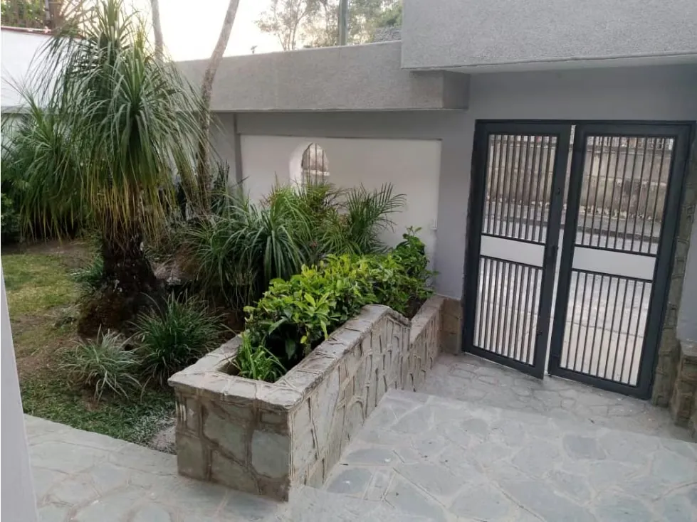 Vendo casa actualizada 440m2 5h/6b/2p Los Naranjos 2112 - 3