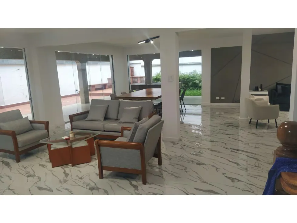 Vendo casa actualizada 440m2 5h/6b/2p Los Naranjos 2112 - 22