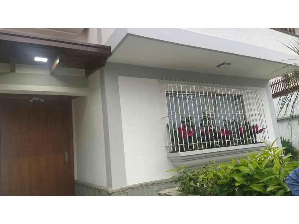 Vendo casa actualizada 440m2 5h/6b/2p Los Naranjos 2112 - 4
