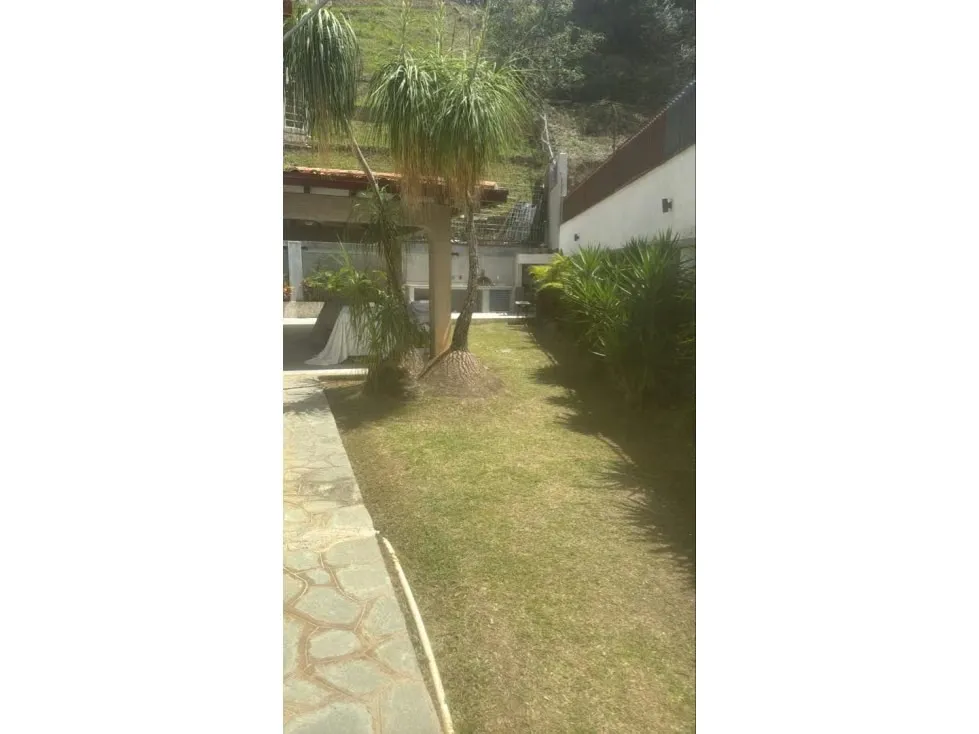 Vendo casa actualizada 440m2 5h/6b/2p Los Naranjos 2112 - 32