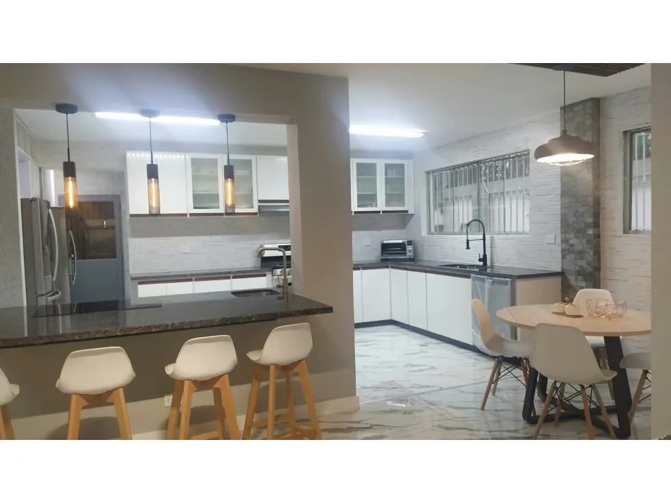 Vendo casa actualizada 440m2 5h/6b/2p Los Naranjos 2112 - 8