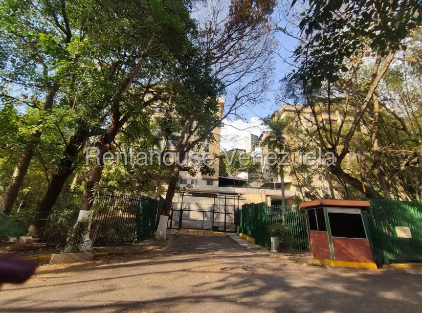 Apartamento (1 Nivel) en Venta en Las Esmeraldas, Distrito Metropolitano - 2