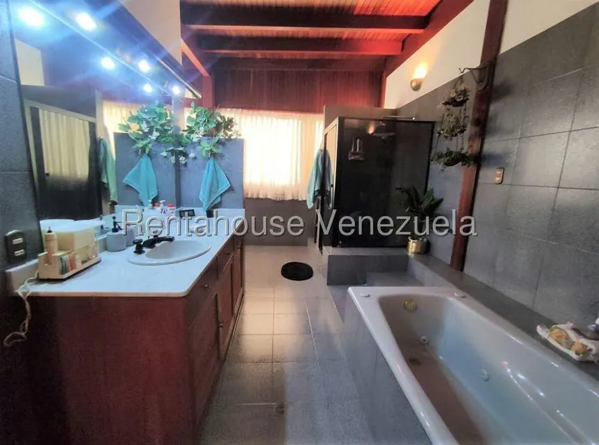 Apartamento (1 Nivel) en Venta en Las Esmeraldas, Distrito Metropolitano - 26