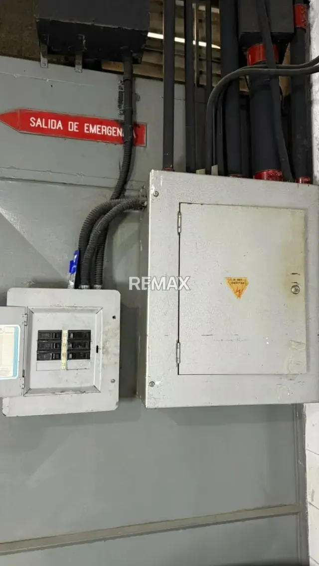 ALQULER DE PLANTA CON AREA COMERCIAL, EN EL CEMENTERIO, CARACAS. - 11
