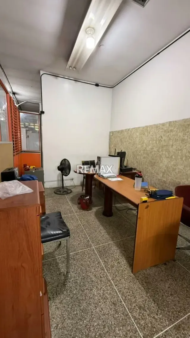 ALQULER DE PLANTA CON AREA COMERCIAL, EN EL CEMENTERIO, CARACAS. - 6