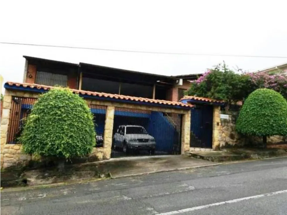 CASA - URB. MIRANDA - 327 Mts2