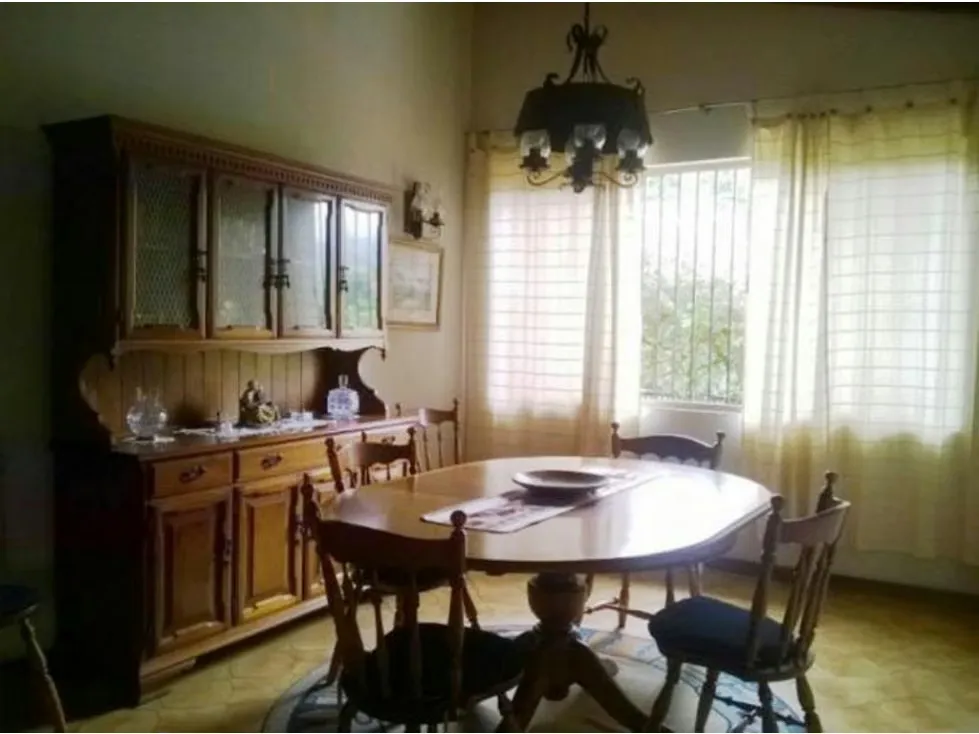 CASA - URB. MIRANDA - 327 Mts2 - 3