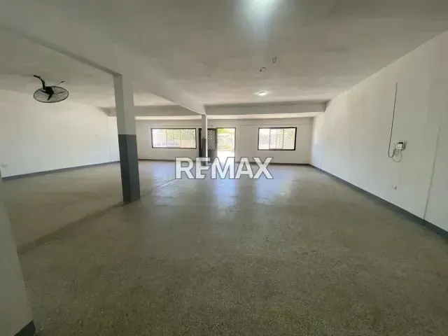 Local en Venta, Las Margaritas. - 5