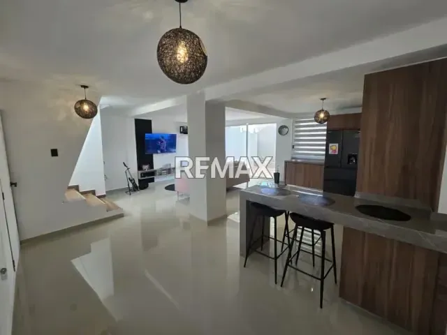En venta bello Townhouse en San Diego totalmente remodelado - 5