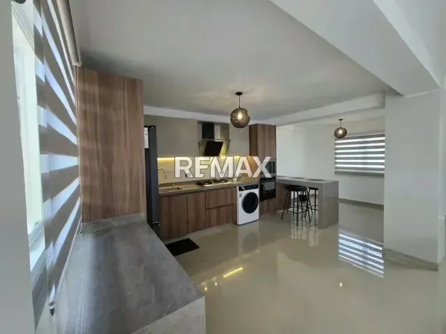 En venta bello Townhouse en San Diego totalmente remodelado - 9