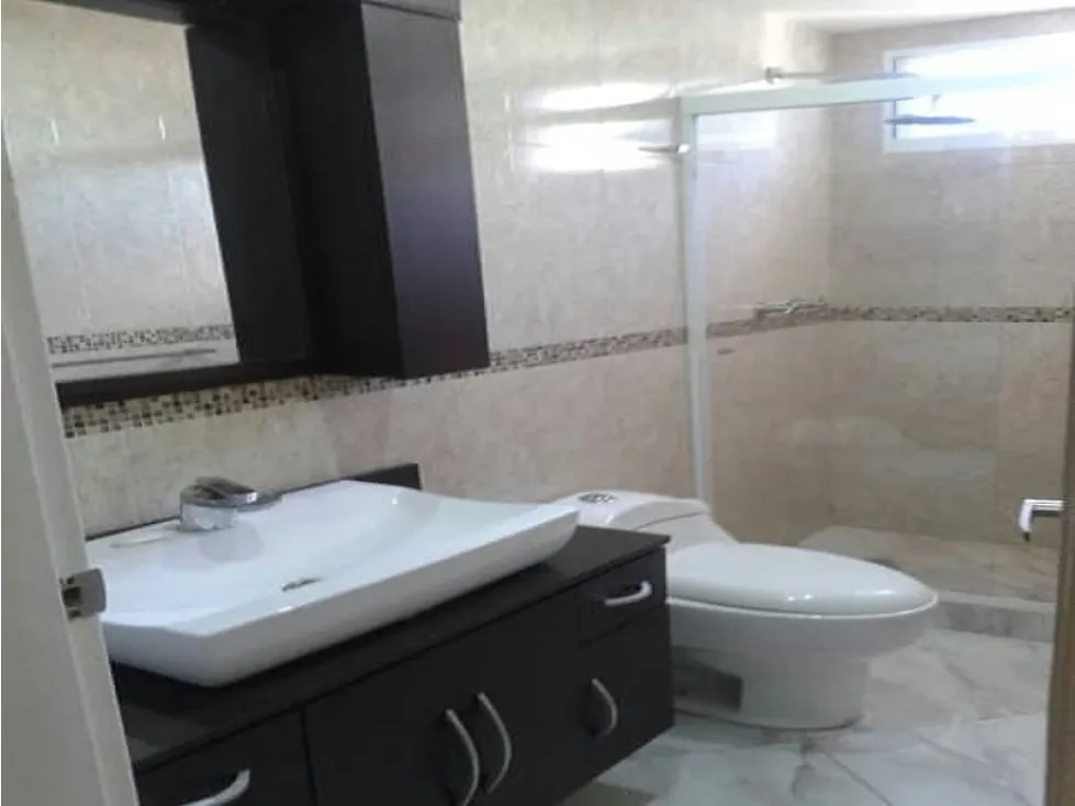 Alquilo anexo 220m2 La California Sur 0637 - 12