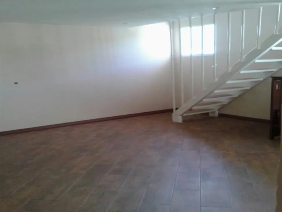 Alquilo anexo 220m2 La California Sur 0637 - 16