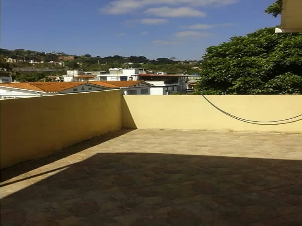 Alquilo anexo 220m2 La California Sur 0637 - 18