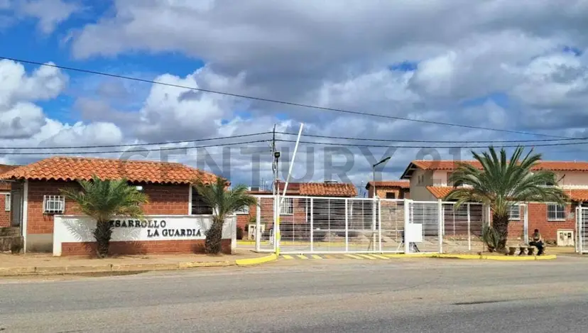 Venta de Casa en Urb. Desarrollo La Guardia.Cómoda y funcional.