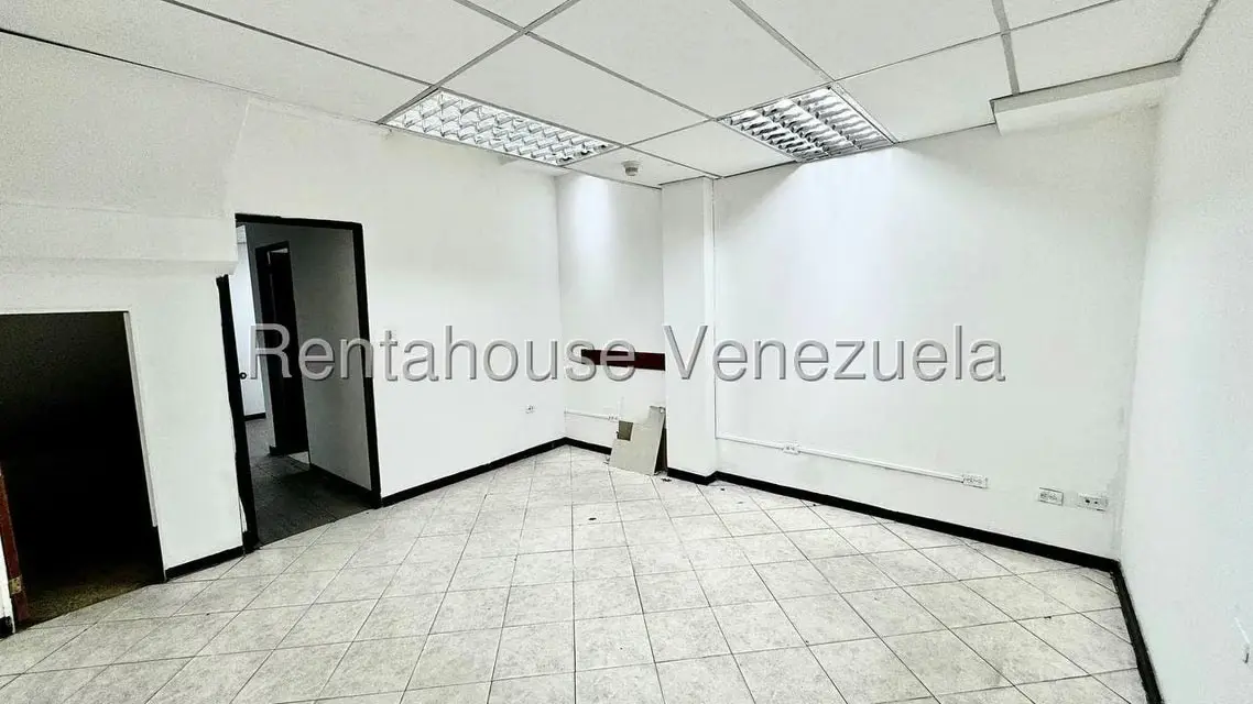 Local Comercial en Alquiler en Bello Monte, Distrito Metropolitano - 11