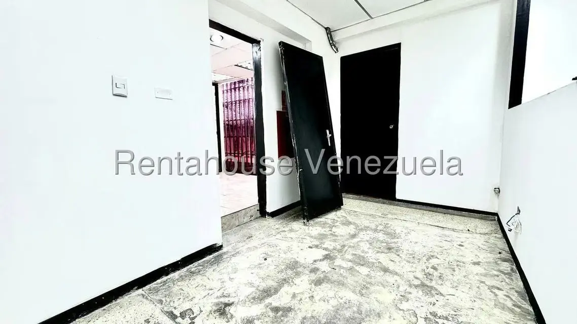 Local Comercial en Alquiler en Bello Monte, Distrito Metropolitano - 3