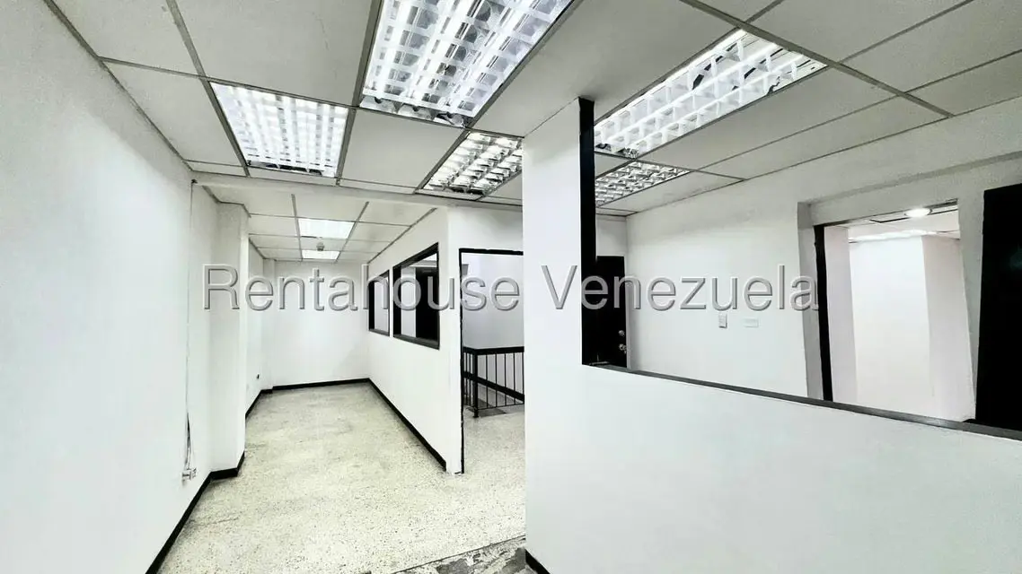 Local Comercial en Alquiler en Bello Monte, Distrito Metropolitano - 4