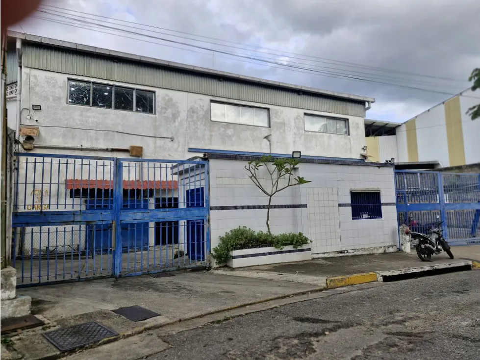 Alquilo galpon 2000m2 Km9 Fllas de Mariche 7986