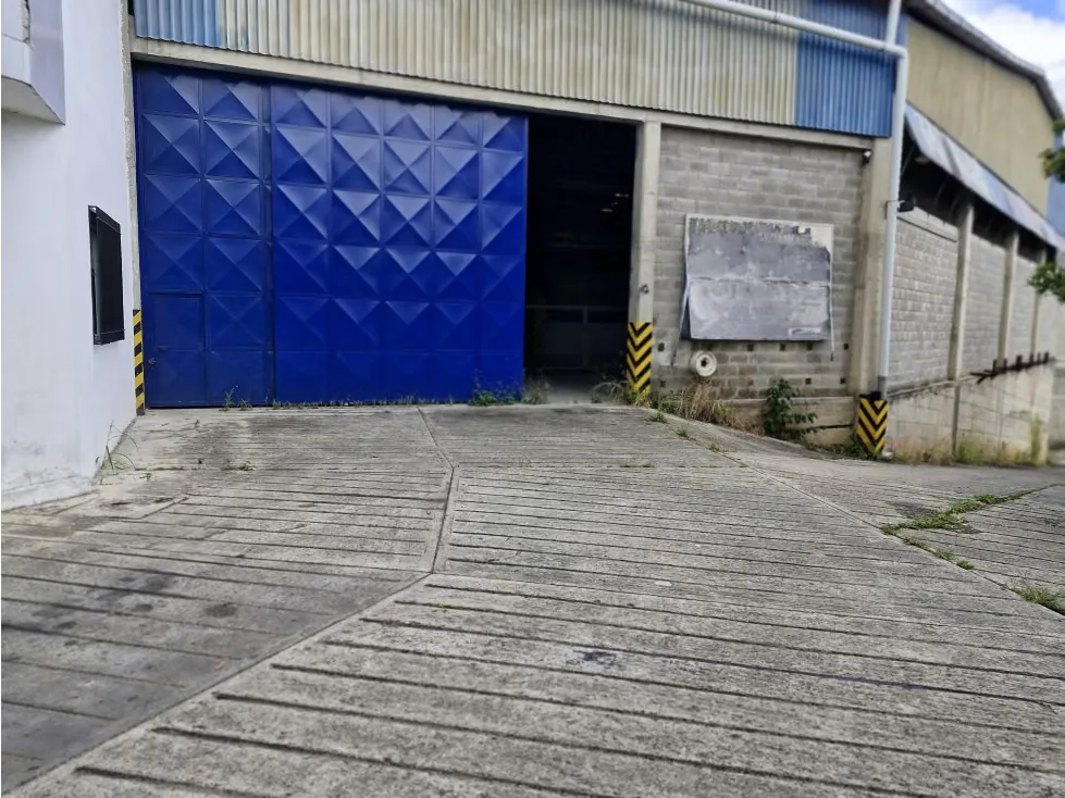 Alquilo galpon 2000m2 Km9 Fllas de Mariche 7986 - 5