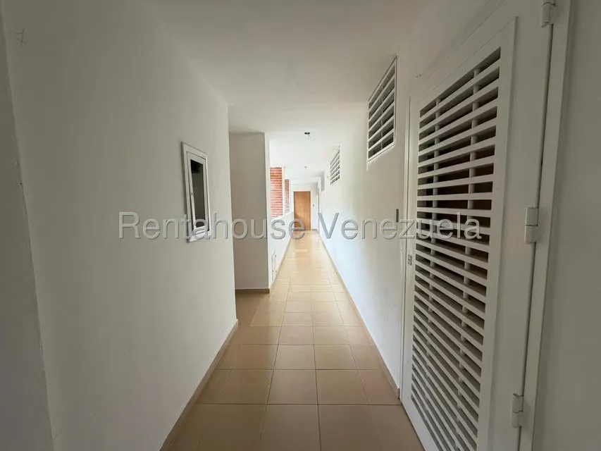 Apartamento (1 Nivel) en Venta en Los Naranjos del Cafetal, Distrito Metropolitano - 2