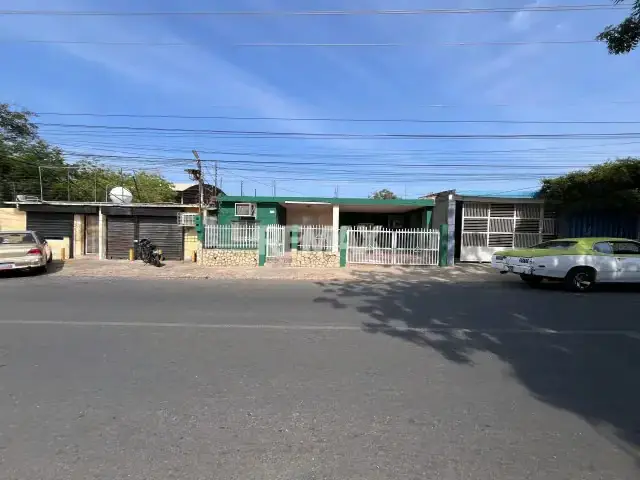 Casa en venta sector 16, Av. 5 , San Jacinto