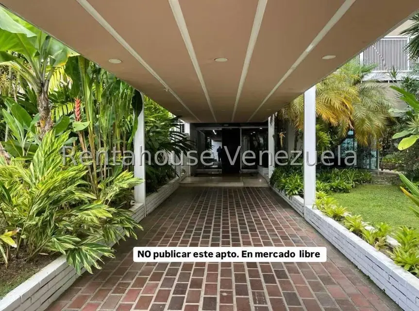 Apartamento (1 Nivel) en Venta en San Roman, Distrito Metropolitano - 2