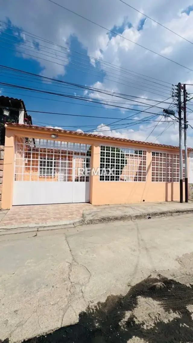 Cómoda casa en venta en La Urbanización La Mantuana