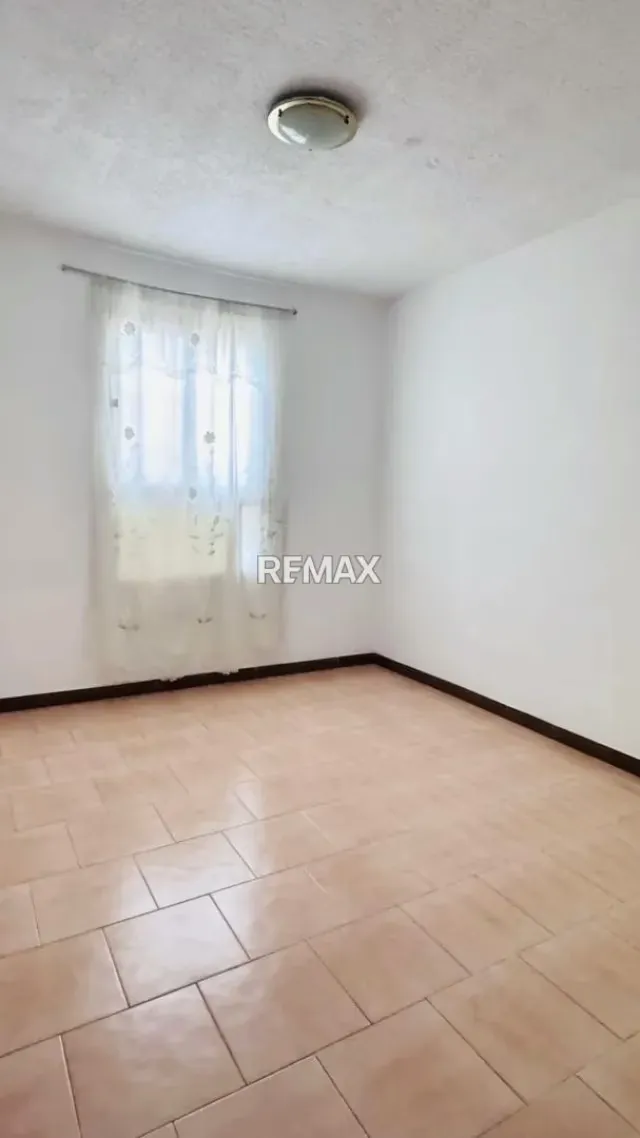 Cómoda casa en venta en La Urbanización La Mantuana - 5