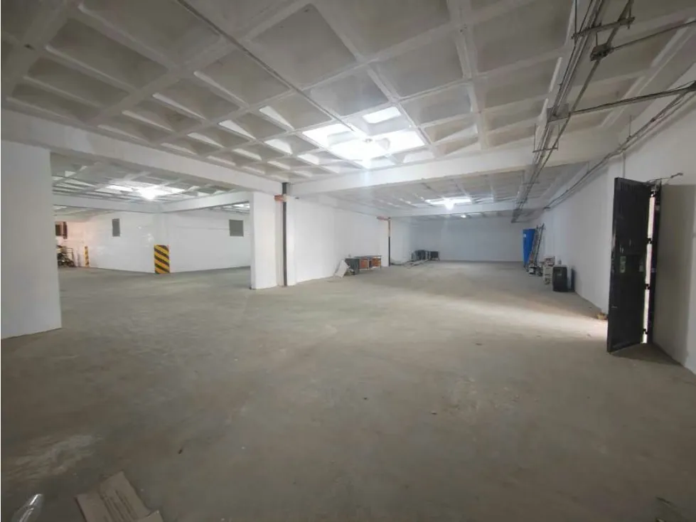 Se alquilan local comercial/industrial 500m2 Piedra Azul 8388 - 3