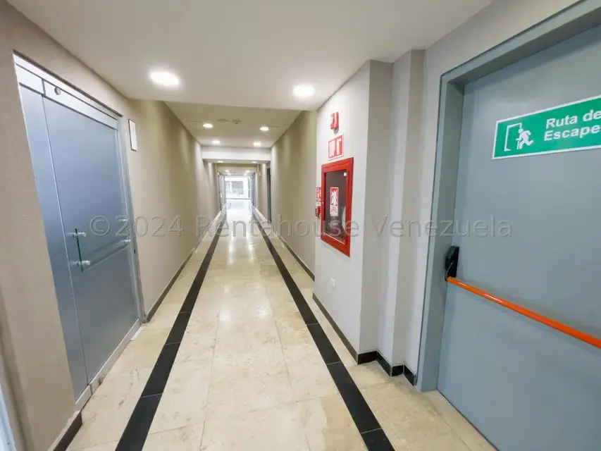 Oficina en Venta en Cerro Verde, Distrito Metropolitano - 12