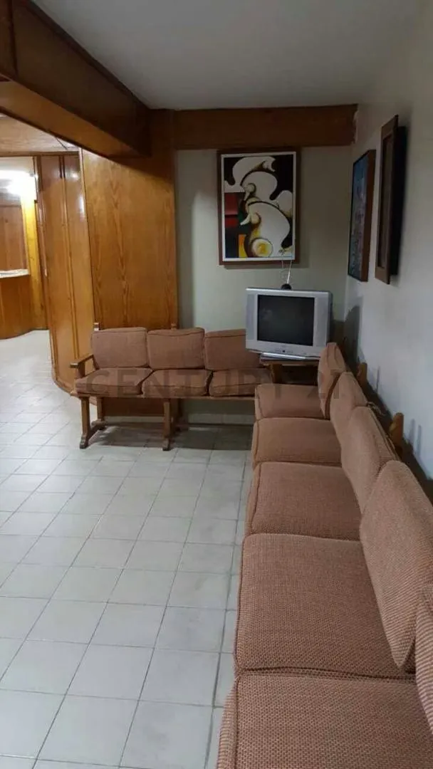 Se Alquila Consultorio medico, Sector La Avenida - 4