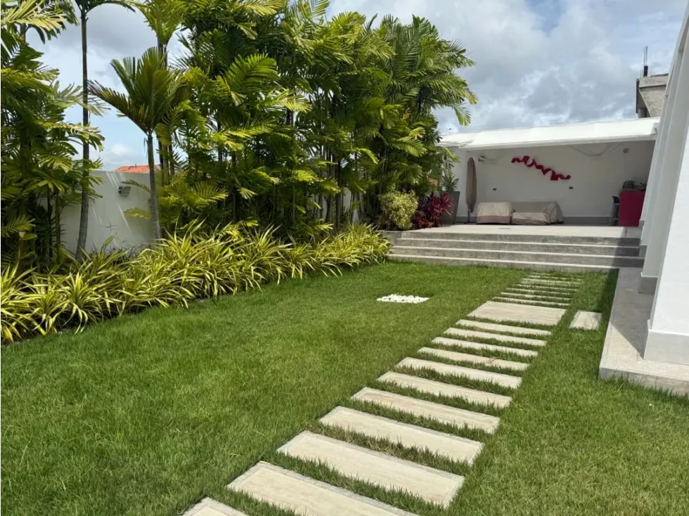 Se vende casa 365m2 Los Samanes 4078 - 5