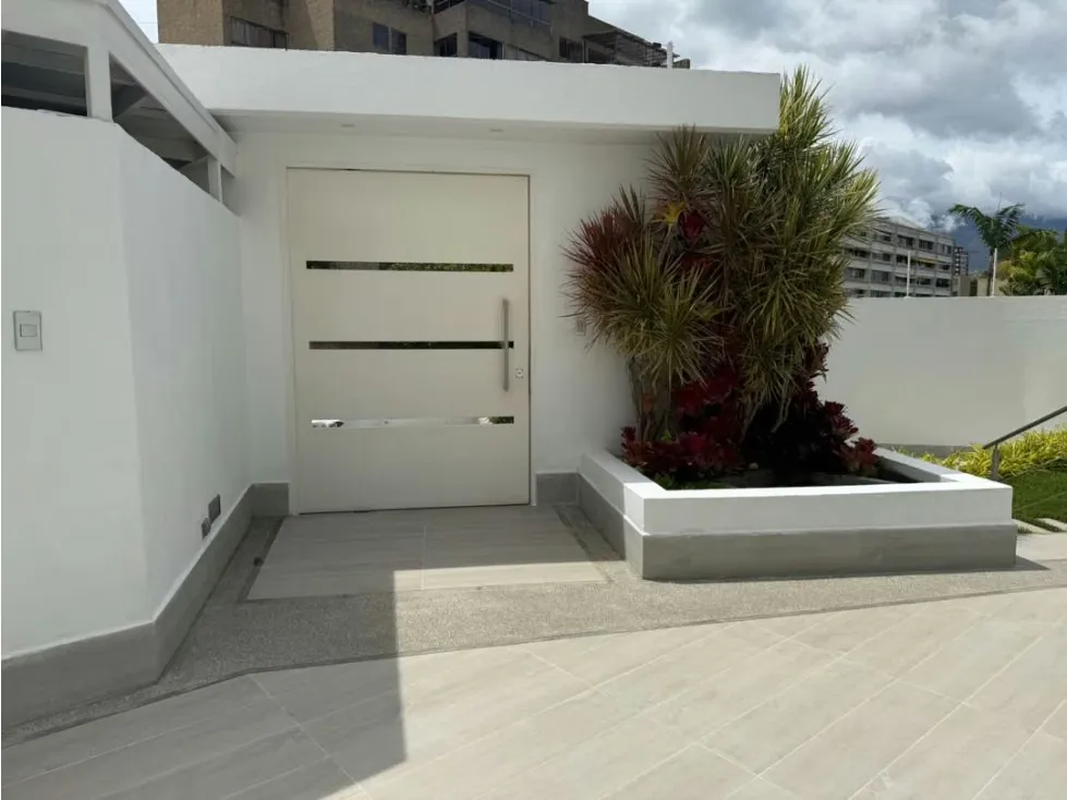 Se vende casa 365m2 Los Samanes 4078 - 8