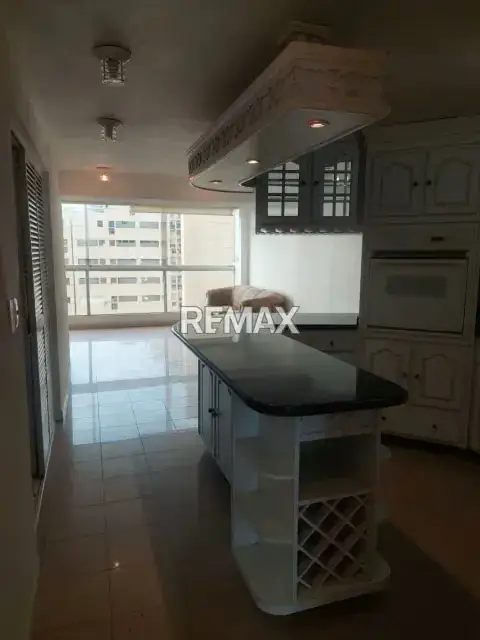 SE VENDE APARTAMENTO EN PLAYA GRANDE