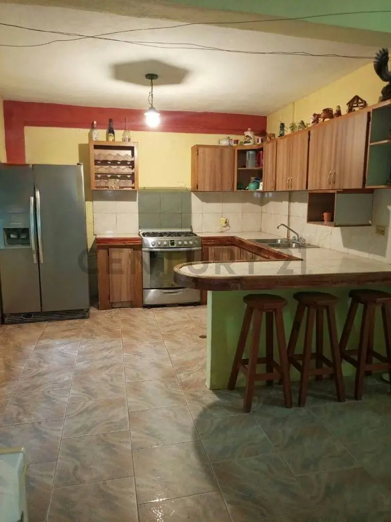 Casa en Venta en Puerto La Cruz. Calle Venezuela - 6