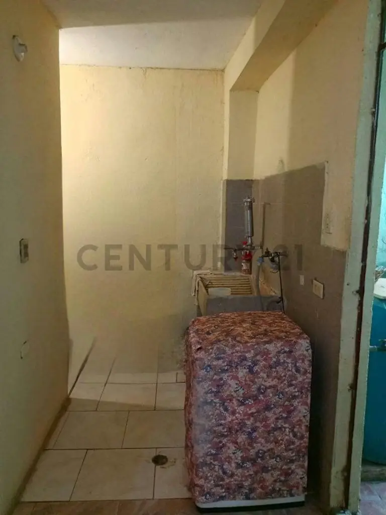 Casa en Venta en Puerto La Cruz. Calle Venezuela - 10