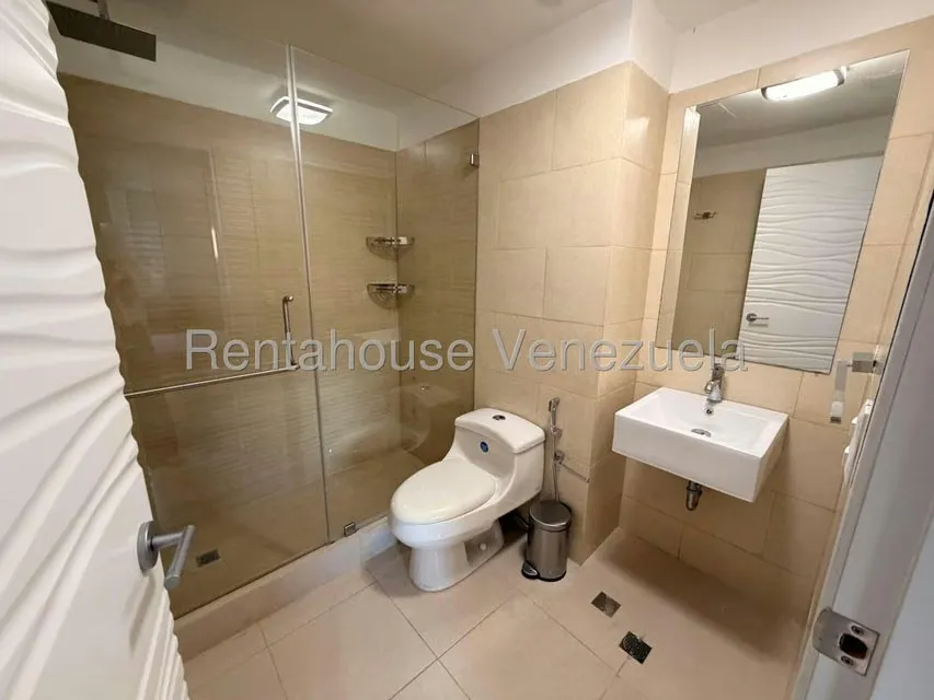 Apartamento (1 Nivel) en Venta en Alto Hatillo, Distrito Metropolitano - 28